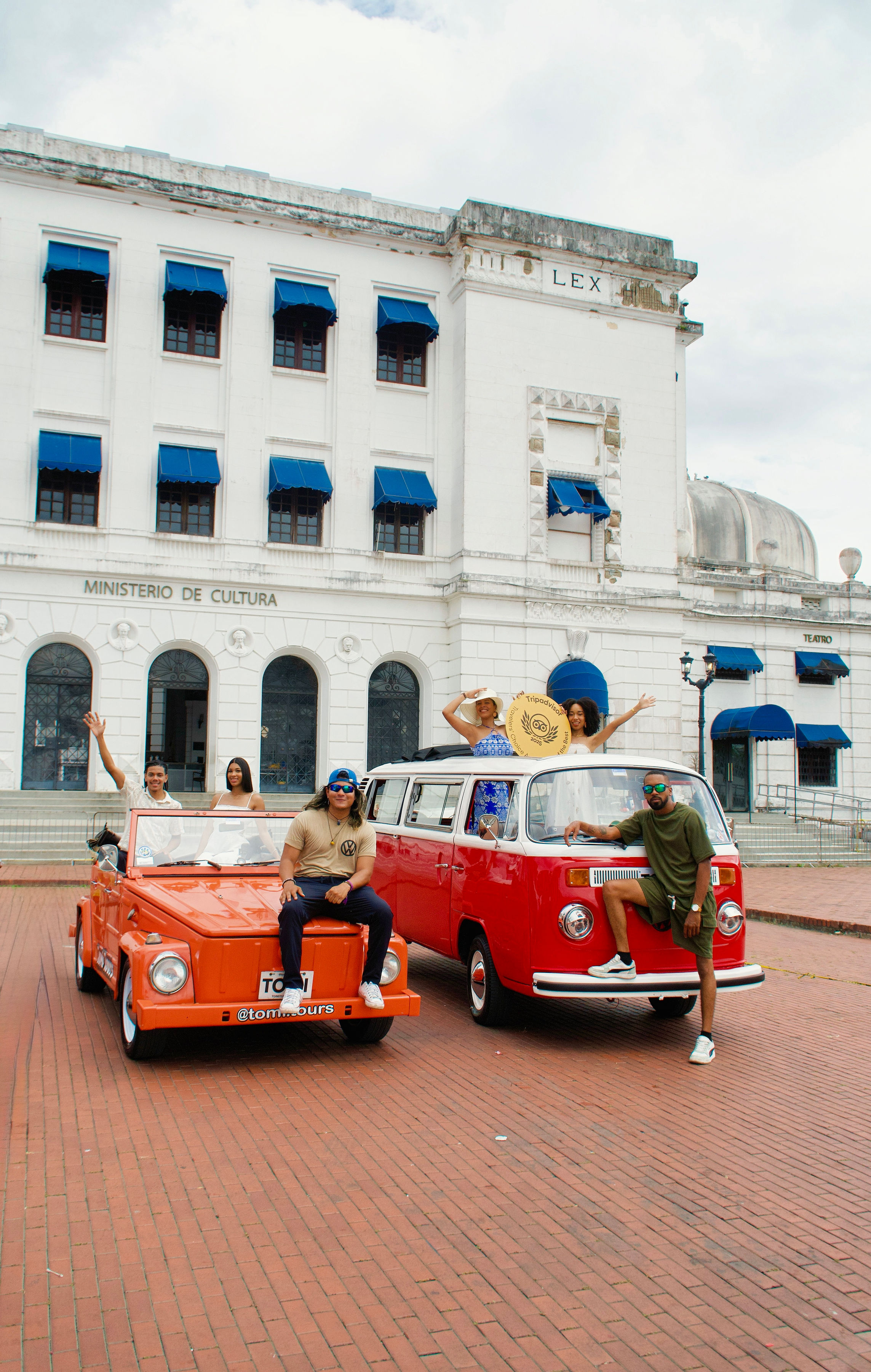 VW Safari tour in Panama City with Tomi Tours