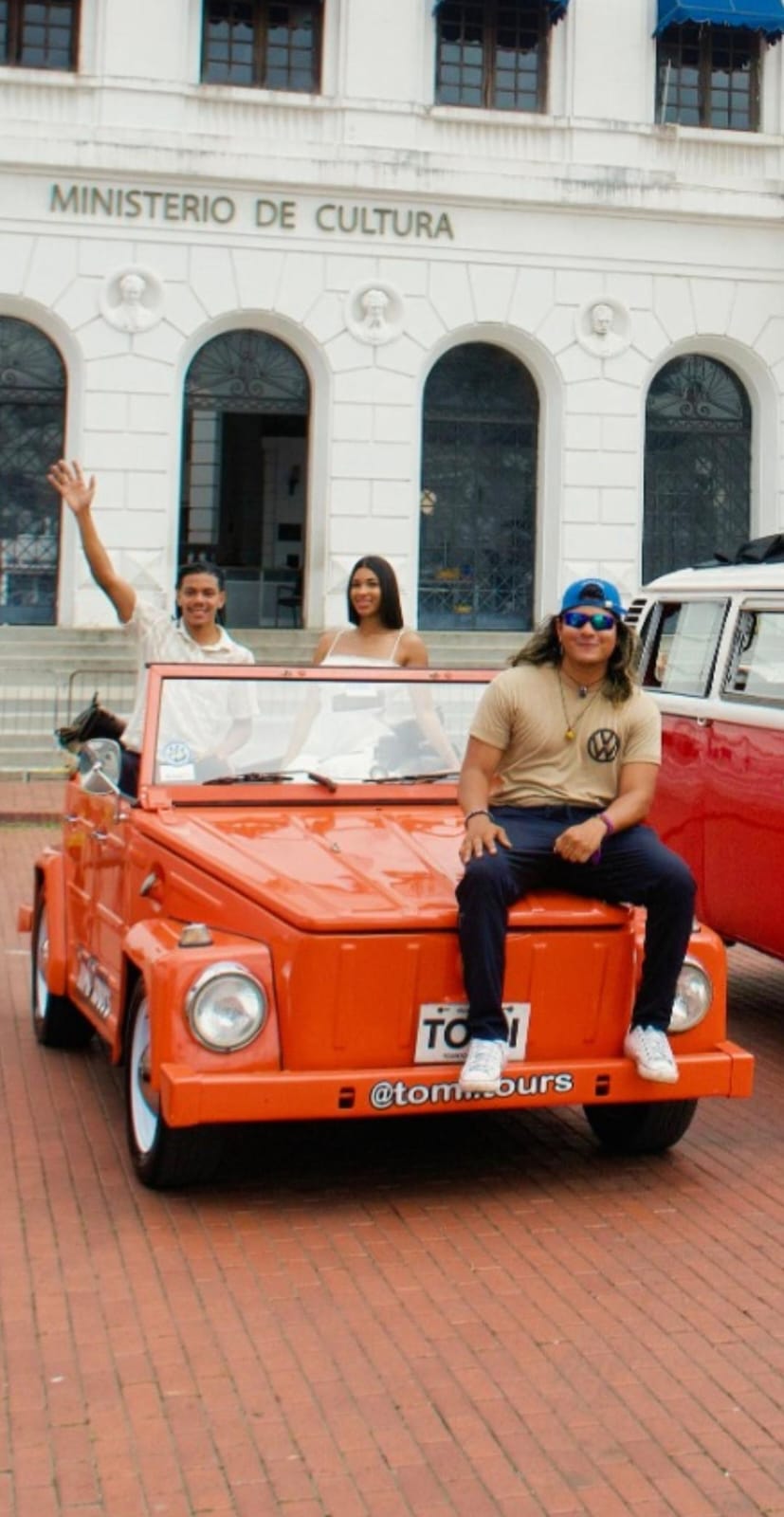 VW Safari tour in Panama City with Tomi Tours
